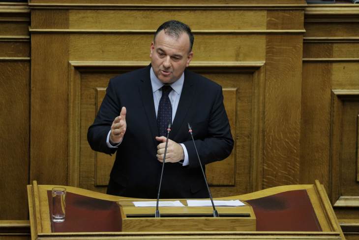 &Iota;&omega;ά&nu;&nu;&eta;&sigmaf; &Pi;&alpha;&pi;&pi;ά&sigmaf;: &laquo;&Sigma;&upsilon;&nu;&epsilon;&chi;ί&zeta;&epsilon;&tau;&alpha;&iota; &eta; &alpha;&pi;&alpha;&sigma;&chi;ό&lambda;&eta;&sigma;&eta; &iota;&delta;&iota;&omega;&tau;ώ&nu; &gamma;&iota;&alpha;&tau;&rho;ώ&nu; &sigma;&tau;&alpha; &delta;&eta;&mu;ό&sigma;&iota;&alpha; &nu;&omicron;&sigma;&omicron;&kappa;&omicron;&mu;&epsilon;ί&alpha; &gamma;&iota;&alpha; &tau;&eta;&nu; &alpha;&nu;&tau;&iota;&mu;&epsilon;&tau;ώ&pi;&iota;&sigma;&eta; &tau;&omicron;&upsilon; COVID&raquo;