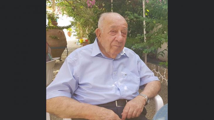 Έ&phi;&upsilon;&gamma;&epsilon; &sigma;ή&mu;&epsilon;&rho;&alpha; &alpha;&pi;ό &tau;&eta;&nu; &zeta;&omega;ή &omicron; 91&chi;&rho;&omicron;&nu;&omicron;&sigmaf; &Mu;&iota;&chi;ά&lambda;&eta;&sigmaf; &Mu;&pi;&iota;&lambda;&lambda;ή&rho;&eta;&sigmaf;