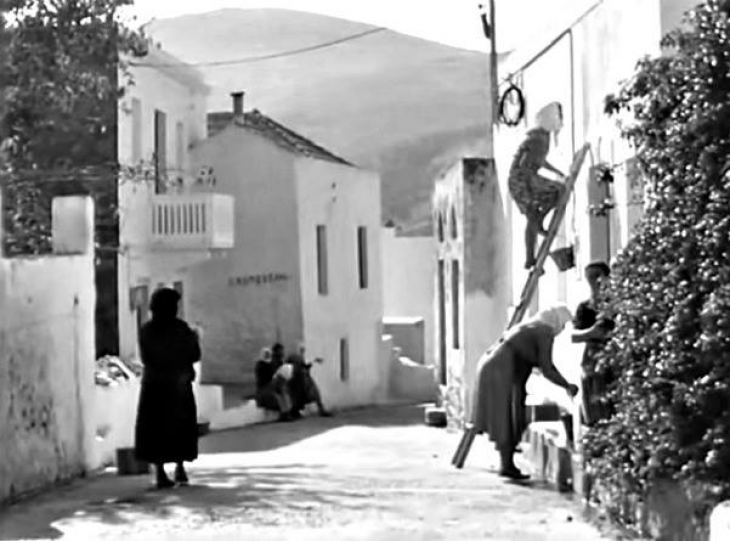 &Epsilon;&theta;&epsilon;&lambda;&omicron;&nu;&tau;&iota;&sigma;&mu;ό&sigmaf;: &Alpha;&pi;ό &tau;&eta;&nu; &alpha;&nu;&iota;&delta;&iota;&omicron;&tau;έ&lambda;&epsilon;&iota;&alpha; &sigma;&tau;&eta;&nu; &epsilon;&kappa;&mu;&epsilon;&tau;ά&lambda;&lambda;&epsilon;&upsilon;&sigma;&eta;