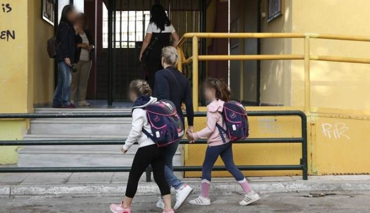&Rho;ό&delta;&omicron;&sigmaf;: &Sigma;&upsilon;&nu;&epsilon;&lambda;ή&phi;&theta;&eta;&sigma;&alpha;&nu; &gamma;&omicron;&nu;&epsilon;ί&sigmaf; &pi;&omicron;&upsilon; &delta;&epsilon;&nu; έ&sigma;&tau;&epsilon;&lambda;&nu;&alpha;&nu; &tau;&omicron; &pi;&alpha;&iota;&delta;ί &tau;&omicron;&upsilon;&sigmaf; &sigma;&tau;&omicron; &sigma;&chi;&omicron;&lambda;&epsilon;ί&omicron; &lambda;ό&gamma;&omega; &upsilon;&pi;&omicron;&chi;&rho;&epsilon;&omega;&tau;&iota;&kappa;ό&tau;&eta;&tau;&alpha;&sigmaf; &tau;&eta;&sigmaf; &mu;ά&sigma;&kappa;&alpha;&sigmaf;