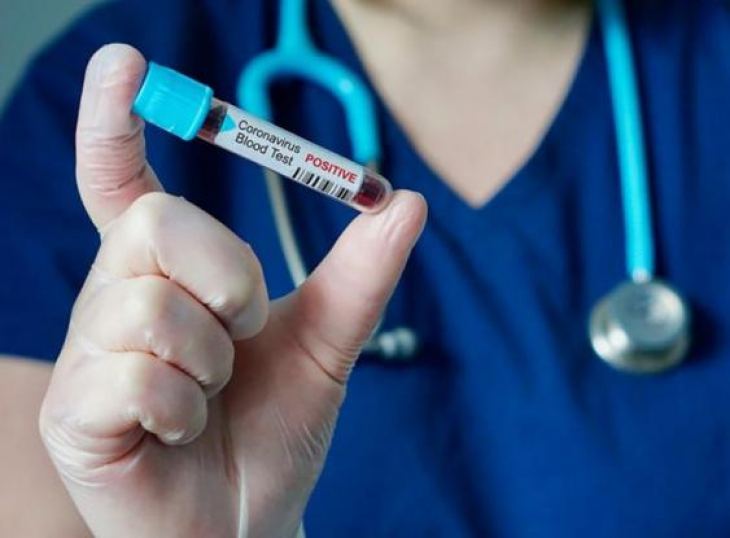 &Rho;ό&delta;&omicron;&sigmaf;: &Epsilon;&lambda;&lambda;&eta;&nu;&omicron;&alpha;&mu;&epsilon;&rho;&iota;&kappa;&alpha;&nu;ί&delta;&alpha; &tau;&omicron;&upsilon;&rho;ί&sigma;&tau;&rho;&iota;&alpha; &theta;&epsilon;&tau;&iota;&kappa;ή &sigma;&tau;&omicron;&nu; &kappa;&omicron;&rho;&omega;&nu;&omicron;ϊό - &Pi;ή&gamma;&epsilon; &epsilon;&kappa;&delta;&rho;&omicron;&mu;ή, έ&phi;&alpha;&gamma;&epsilon; &sigma;&epsilon; &tau;&alpha;&beta;έ&rho;&nu;&alpha;