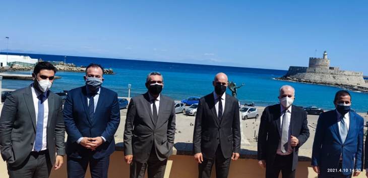 &Iota;&omega;ά&nu;&nu;&eta;&sigmaf; &Pi;&alpha;&pi;&pi;ά&sigmaf;: &Omicron;&rho;&iota;&zeta;ό&nu;&tau;&iota;&epsilon;&sigmaf; &delta;&iota;&omicron;&rho;&theta;ώ&sigma;&epsilon;&iota;&sigmaf; &sigma;&tau;&omicron;&upsilon;&sigmaf; &delta;&alpha;&sigma;&iota;&kappa;&omicron;ύ&sigmaf; &chi;ά&rho;&tau;&epsilon;&sigmaf;