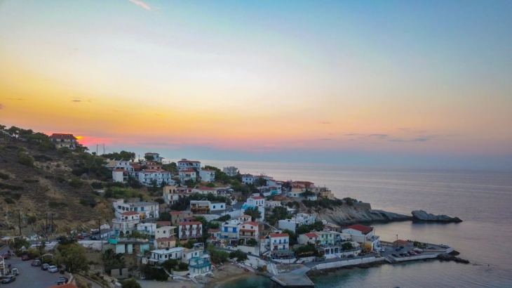 &Iota;&kappa;&alpha;&rho;ί&alpha;: &Mu;ή&nu;&upsilon;&sigma;&eta; &sigma;&tau;&omicron;&nu; 25&chi;&rho;&omicron;&nu;&omicron; &pi;&omicron;&upsilon; έ&sigma;&pi;&epsilon;&iota;&rho;&epsilon; &tau;&omicron;&nu; &kappa;&omicron;&rho;&omicron;&nu;&omicron;ϊό &sigma;&tau;&omicron; &nu;&eta;&sigma;ί