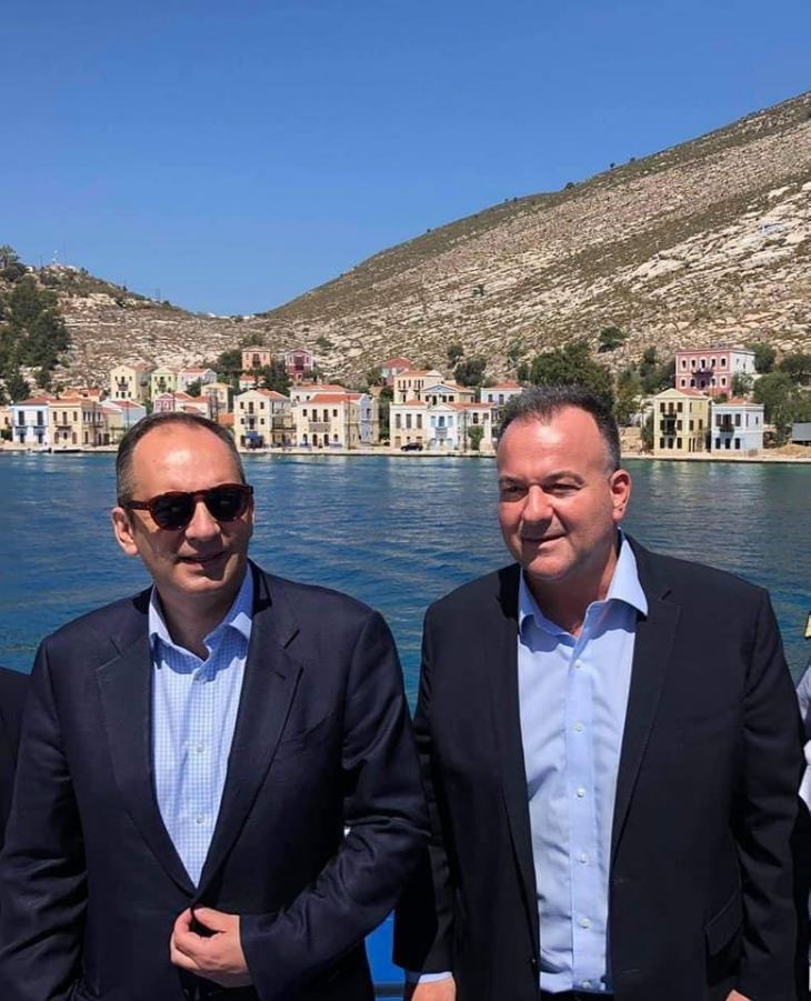 &Iota;&omega;ά&nu;&nu;&eta;&sigmaf; &Pi;&alpha;&pi;&pi;ά&sigmaf;: &laquo;Έ&pi;&rho;&alpha;&xi;&alpha;   &alpha;&upsilon;&tau;ό   &pi;&omicron;&upsilon;   &omicron;&phi;&epsilon;ί&lambda;&omega;   &omega;&sigmaf;   &Beta;&omicron;&upsilon;&lambda;&epsilon;&upsilon;&tau;ή&sigmaf; &Delta;&omega;&delta;&epsilon;&kappa;&alpha;&nu;ή&sigma;&omicron;&upsilon; &mu;&epsilon; &gamma;&nu;ώ&mu;&omicron;&nu;&alpha;  &tau;&eta;&nu; &alpha;&nu;ά&pi;&tau;&upsilon;&xi;&eta; &kappa;&alpha;&iota; &tau;&eta;&nu; ά&rho;&sigma;&eta; &alpha;&pi;&omicron;&mu;ό&nu;&omega;&sigma;&eta;&sigmaf; &tau;&omega;&nu; &nu;&eta;&sigma;&iota;ώ&nu; &mu;&alpha;&sigmaf;&raquo;