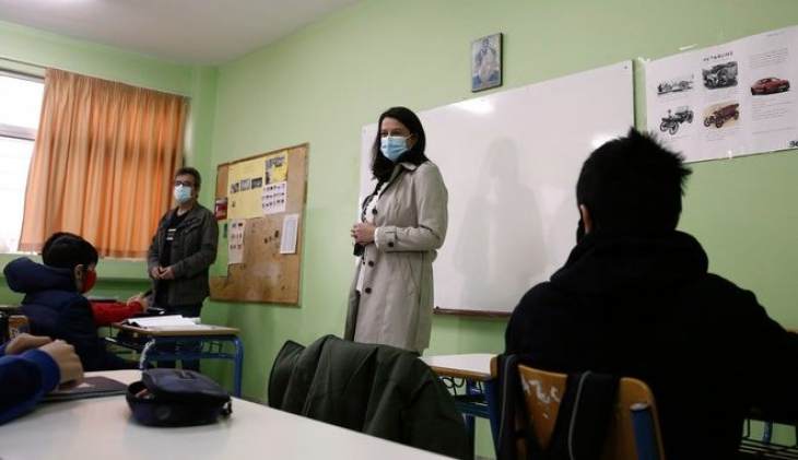 &Epsilon;&kappa;&pi;&alpha;&iota;&delta;&epsilon;&upsilon;&tau;&iota;&kappa;&omicron;ί &sigma;&epsilon; &sigma;&kappa;&eta;&nu;έ&sigmaf;: &Mu;&iota;&alpha; &alpha;&delta;&iota;&alpha;&nu;ό&eta;&tau;&eta; &nu;&tau;&rho;&omicron;&pi;ή