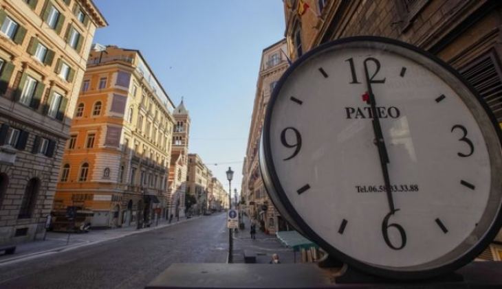 Ά&rho;&sigma;&eta; &pi;&epsilon;&rho;&iota;&omicron;&rho;&iota;&sigma;&tau;&iota;&kappa;ώ&nu; &mu;έ&tau;&rho;&omega;&nu;: &Tau;&iota; &sigma;&upsilon;&mu;&beta;&alpha;ί&nu;&epsilon;&iota; &sigma;&epsilon; ό&lambda;&eta; &tau;&eta;&nu; &Epsilon;&upsilon;&rho;ώ&pi;&eta;