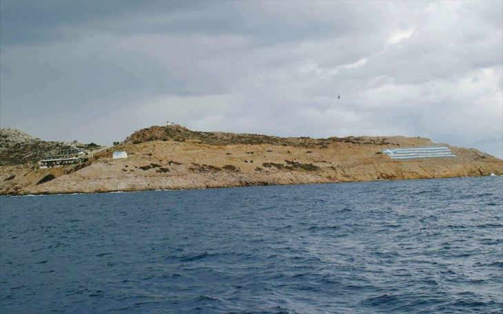 &Delta;&omega;&delta;&epsilon;&kappa;ά&nu;&eta;&sigma;&alpha;: &Tau;&rho;ί&alpha; &pi;&alpha;&rho;&alpha;&delta;&omicron;&sigma;&iota;&alpha;&kappa;ά &nu;&eta;&sigma;ά&kappa;&iota;&alpha; (&Psi;έ&rho;&iota;&mu;&omicron;&sigmaf;-&Alpha;&rho;&kappa;&iota;&omicron;ί- &Mu;&alpha;&rho;ά&theta;&iota;) &gamma;&iota;&alpha; &pi;&rho;&omega;&tau;ό&gamma;&nu;&omega;&rho;&epsilon;&sigmaf; &epsilon;&mu;&pi;&epsilon;&iota;&rho;ί&epsilon;&sigmaf; ( A&pi;ό &tau;&eta;&nu; &epsilon;&phi;&eta;&mu;&epsilon;&rho;ί&delta;&alpha; &Nu;&alpha;&upsilon;&tau;&epsilon;&mu;&pi;&omicron;&rho;&iota;&kappa;ή)