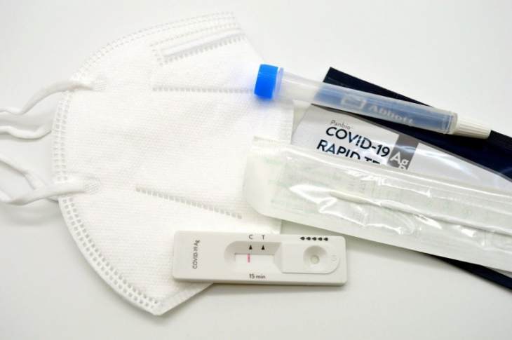 Από Δευτέρα τα self test στα φαρμακεία: Ποιους εργαζομένους αφορά - Πώς θα δηλώνονται τα αποτελέσματα