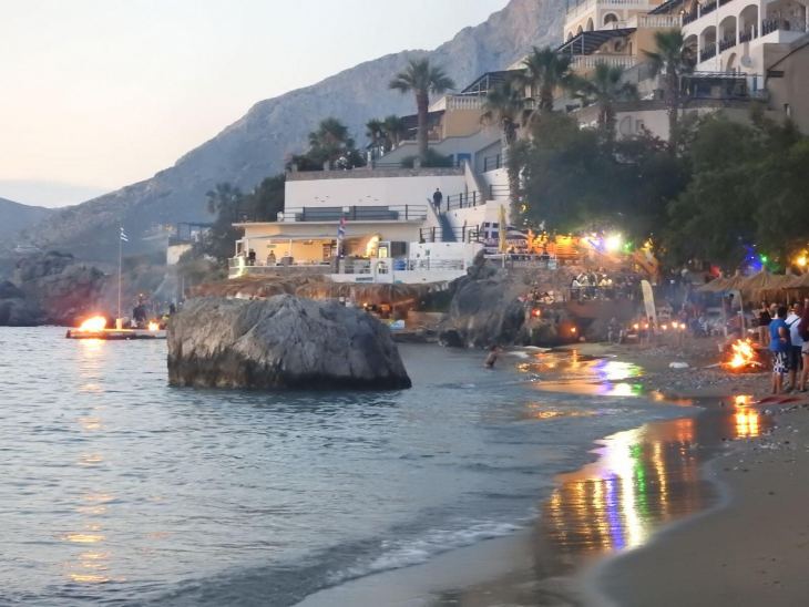 &Omicron;&iota; &epsilon;&pi;&iota;&chi;&epsilon;&iota;&rho;&eta;&mu;&alpha;&tau;ί&epsilon;&sigmaf; &sigma;&tau;&omicron; &Mu;&alpha;&sigma;&omicron;ύ&rho;&iota; έ&delta;&omega;&sigma;&alpha;&nu; &tau;&alpha; &rho;έ&sigma;&tau;&alpha; &tau;&omicron;&upsilon;&sigmaf;