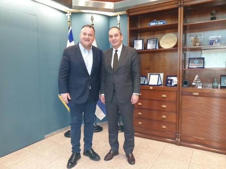 &Iota;&omega;ά&nu;&nu;&eta;&sigmaf; &Pi;&alpha;&pi;&pi;ά&sigmaf;: &Alpha;&nu;&alpha;&beta;ά&theta;&mu;&iota;&sigma;&eta; &tau;&eta;&sigmaf; &gamma;&rho;&alpha;&mu;&mu;ή&sigmaf; &Pi;&epsilon;&iota;&rho;&alpha;&iota;ά&sigmaf; &Kappa;ά&rho;&pi;&alpha;&theta;&omicron; &Kappa;ά&sigma;&omicron; &kappa;&alpha;&iota; &Rho;ό&delta;&omicron; &mu;&epsilon; &pi;&lambda;&omicron;ί&omicron; &Beta; &kappa;&alpha;&tau;&eta;&gamma;&omicron;&rho;ί&alpha;&sigmaf;.