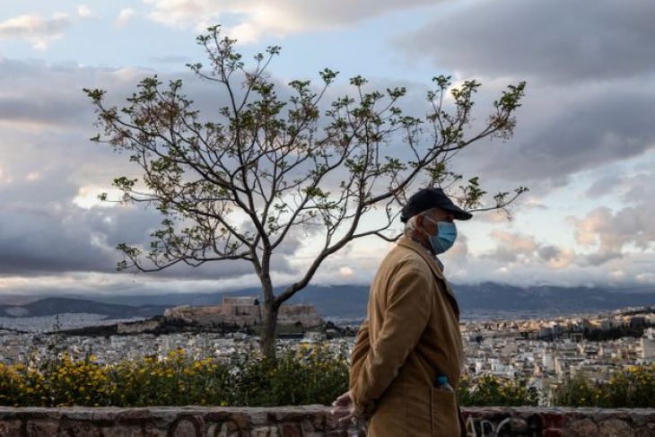 Διπλασιασμός του προστίμου για άσκοπες μετακινήσεις το Πάσχα, στα 300 ευρώ. Στους 105 οι νεκροί