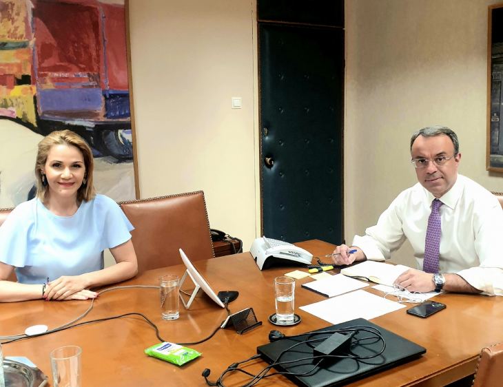 &Mu;ί&kappa;&alpha; &Iota;&alpha;&tau;&rho;ί&delta;&eta;: &laquo;&Eta; &kappa;&upsilon;&beta;έ&rho;&nu;&eta;&sigma;&eta; &lambda;ύ&nu;&epsilon;&iota; &tau;&alpha; &delta;&iota;&alpha;&delta;&iota;&kappa;&alpha;&sigma;&tau;&iota;&kappa;ά &zeta;&eta;&tau;ή&mu;&alpha;&tau;&alpha; &kappa;&alpha;&iota; &tau;&omicron; &pi;&rho;&omicron;&sigma;&epsilon;&chi;έ&sigmaf; &delta;&iota;ά&sigma;&tau;&eta;&mu;&alpha; &theta;&alpha; &kappa;&alpha;&tau;&alpha;&beta;&lambda;&eta;&theta;&epsilon;ί &eta; &mu;&iota;&sigma;&theta;&omicron;&delta;&omicron;&sigma;ί&alpha; &tau;&omega;&nu; &epsilon;&pi;&omicron;&chi;&iota;&kappa;ώ&nu; &alpha;&rho;&chi;&alpha;&iota;&omicron;&phi;&upsilon;&lambda;ά&kappa;&omega;&nu;&raquo;.