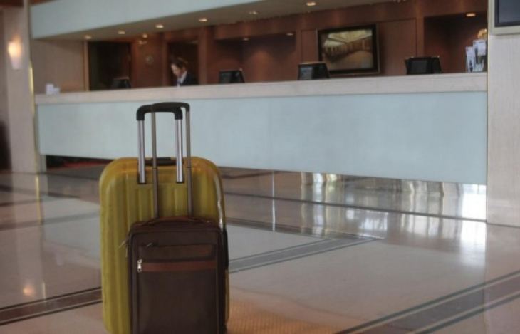 &Upsilon;&pi;. &Tau;&omicron;&upsilon;&rho;&iota;&sigma;&mu;&omicron;ύ: &Mu;ί&sigma;&theta;&omega;&sigma;&eta; &tau;&omicron;&upsilon;&rho;&iota;&sigma;&tau;&iota;&kappa;ώ&nu; &kappa;&alpha;&tau;&alpha;&lambda;&upsilon;&mu;ά&tau;&omega;&nu; &gamma;&iota;&alpha; &epsilon;&nu;&delta;&epsilon;&chi;ό&mu;&epsilon;&nu;&alpha; &kappa;&rho;&omicron;ύ&sigma;&mu;&alpha;&tau;&alpha; COVID-19 - &Omicron;&iota; ό&rho;&omicron;&iota; &tau;&eta;&sigmaf; &pi;&rho;ό&sigma;&kappa;&lambda;&eta;&sigma;&eta;&sigmaf;