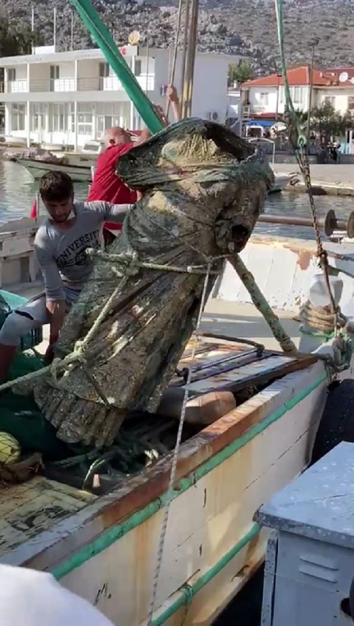 &laquo;&Kappa;&upsilon;&rho;ά &tau;&eta;&sigmaf; &Kappa;&alpha;&lambda;ύ&mu;&nu;&omicron;&upsilon;&raquo; &sigma;&epsilon; &tau;&omicron;&upsilon;&rho;&kappa;&iota;&kappa;ά &nu;&epsilon;&rho;ά