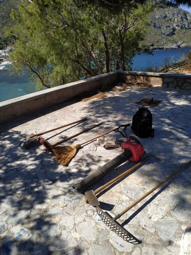 &Delta;&epsilon;&lambda;&tau;ί&omicron; &Tau;ύ&pi;&omicron;&upsilon; &Delta;ή&mu;&omicron;&upsilon; &Kappa;&alpha;&lambda;&upsilon;&mu;&nu;ί&omega;&nu; &Sigma;&chi;&epsilon;&tau;&iota;&kappa;ά &mu;&epsilon; &tau;&iota;&sigmaf; &Epsilon;&theta;&epsilon;&lambda;&omicron;&nu;&tau;&iota;&kappa;έ&sigmaf; &Delta;&rho;ά&sigma;&epsilon;&iota;&sigmaf; &tau;&eta;&nu; &Epsilon;&beta;&delta;&omicron;&mu;ά&delta;&alpha; 4-5 έ&omega;&sigmaf; 10-5