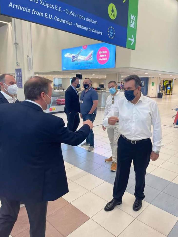 MANO&Sigma; &Kappa;&Omicron;&Nu;&Sigma;&Omicron;&Lambda;&Alpha;&Sigma;: &laquo;&Tau;ί&pi;&omicron;&tau;&alpha; &delta;&epsilon;&nu; έ&gamma;&iota;&nu;&epsilon; &tau;&upsilon;&chi;&alpha;ί&alpha;. &Sigma;&upsilon;&nu;έ&pi;&epsilon;&iota;&alpha;, &delta;&iota;ά&rho;&kappa;&epsilon;&iota;&alpha; &kappa;&alpha;&iota; &mu;&epsilon;&theta;&omicron;&delta;&iota;&kappa;ό&tau;&eta;&tau;&alpha; &omicron;&delta;ή&gamma;&eta;&sigma;&alpha;&nu; &sigma;&tau;&eta; &theta;&epsilon;&tau;&iota;&kappa;ή &epsilon;&xi;έ&lambda;&iota;&xi;&eta; &gamma;&iota;&alpha; &tau;&omicron; &mu;&epsilon;&gamma;ά&lambda;&omicron; έ&rho;&gamma;&omicron;, &pi;&omicron;&upsilon; &theta;&alpha; &sigma;&upsilon;&nu;&delta;έ&epsilon;&iota; &tau;&eta; &Rho;ό&delta;&omicron; &mu;&epsilon; &tau;&omicron; &alpha;&epsilon;&rho;&omicron;&delta;&rho;ό&mu;&iota;&omicron;&raquo;