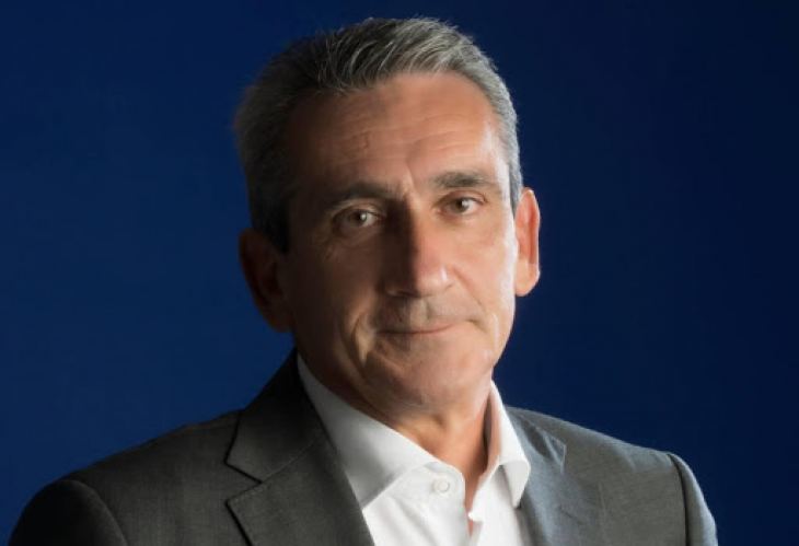 &Gamma;&iota;ώ&rho;&gamma;&omicron;&sigmaf; &Chi;&alpha;&tau;&zeta;&eta;&mu;ά&rho;&kappa;&omicron;&sigmaf; : &Upsilon;&lambda;&omicron;&pi;&omicron;&iota;&epsilon;ί&tau;&alpha;&iota; &eta; &tau;&eta;&lambda;&epsilon;ϊ&alpha;&tau;&rho;&iota;&kappa;ή &sigma;&epsilon; 20 &nu;&eta;&sigma;&iota;ά &mu;&alpha;&sigmaf;