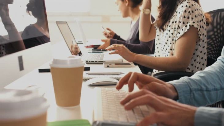 &Alpha;&upsilon;&tau;ά &epsilon;ί&nu;&alpha;&iota; &tau;&alpha; &laquo;&kappa;ό&lambda;&pi;&alpha;&raquo; &pi;&omicron;&upsilon; &kappa;ά&nu;&epsilon;&iota; &tau;&omicron; &pi;&lambda;&eta;&kappa;&tau;&rho;&omicron;&lambda;ό&gamma;&iota;ό &sigma;&alpha;&sigmaf;