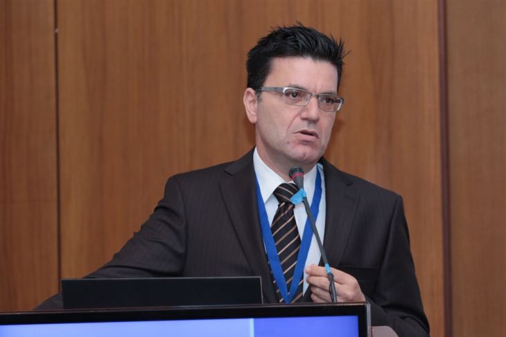 &Mu;&iota;&chi;ά&lambda;&eta;&sigmaf; &Zeta;&alpha;ΐ&rho;&eta;&sigmaf; : "&Kappa;&lambda;&epsilon;ί&sigma;&tau;&epsilon; &tau;&alpha; &alpha;&upsilon;&tau;&iota;ά &sigma;&alpha;&sigmaf; &sigma;&tau;&iota;&sigmaf; &theta;&epsilon;&omega;&rho;ί&epsilon;&sigmaf; &sigma;&upsilon;&nu;&omega;&mu;&omicron;&sigma;ί&alpha;&sigmaf;. Mέ&nu;&omicron;&upsilon;&mu;&epsilon; &sigma;&pi;ί&tau;&iota; &epsilon;ί&nu;&alpha;&iota; &tau;&omicron; &kappa;&alpha;&lambda;ύ&tau;&epsilon;&rho;&omicron; &phi;ά&rho;&mu;&alpha;&kappa;&omicron;"