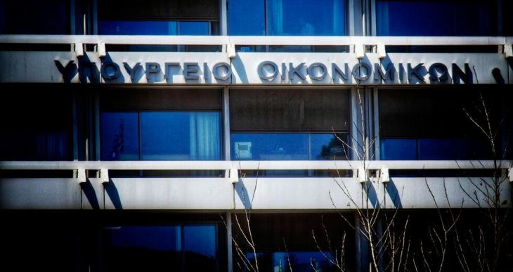 «Βουτιά» 17,2% στα έσοδα Απριλίου, βατερλό αναμένεται τον Μάιο