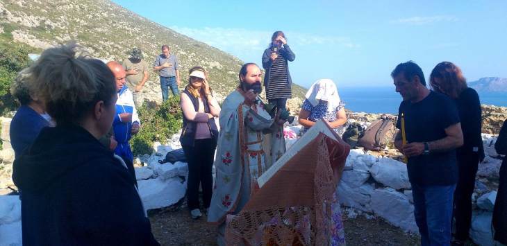 &Sigma;ή&mu;&epsilon;&rho;&alpha; &tau;&omicron; &pi;&rho;&omega;ί &tau;&epsilon;&lambda;έ&sigma;&tau;&eta;&kappa;&epsilon; &sigma;&tau;&omicron; &gamma;&rho;&alpha;&phi;&iota;&kappa;ό &epsilon;&kappa;&kappa;&lambda;&eta;&sigma;ά&kappa;&iota; &tau;&omicron;&upsilon; &Alpha;&gamma;ί&omicron;&upsilon; &Kappa;&omega;&nu;&sigma;&tau;&alpha;&nu;&tau;ί&nu;&omicron;&upsilon; &kappa;&alpha;&iota; &Epsilon;&lambda;έ&nu;&eta;&sigmaf; &sigma;&tau;&eta;&nu; &Tau;έ&lambda;&epsilon;&nu;&delta;&omicron; &omicron; ό&rho;&theta;&rho;&omicron;&sigmaf; &kappa;&alpha;&iota; &eta; &theta;&epsilon;ί&alpha; &lambda;&epsilon;&iota;&tau;&omicron;&upsilon;&rho;&gamma;ί&alpha; &gamma;&iota;&alpha; &tau;&omicron;&nu; &epsilon;&omicron;&rho;&tau;&alpha;&sigma;&mu;ό &tau;&omega;&nu; &Alpha;&gamma;ί&omega;&nu; (&phi;&omega;&tau;&omicron;&sigmaf;)