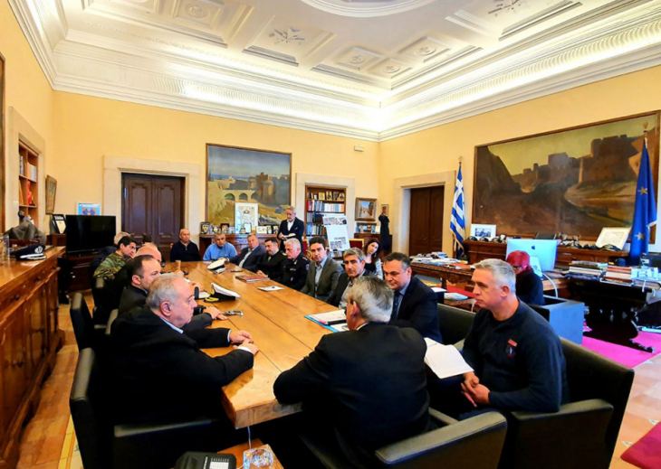 &Gamma;. X&alpha;&tau;&zeta;&eta;&mu;ά&rho;&kappa;&omicron;&sigmaf;: &laquo;&Kappa;&alpha;&nu;έ&nu;&alpha; &kappa;&rho;&omicron;ύ&sigma;&mu;&alpha; &kappa;&omicron;&rho;&omega;&nu;&omicron;ϊ&omicron;ύ &sigma;&tau;&alpha; &nu;&eta;&sigma;&iota;ά &tau;&omicron;&upsilon; &Nu;&omicron;&tau;ί&omicron;&upsilon; &Alpha;&iota;&gamma;&alpha;ί&omicron;&upsilon;&raquo;