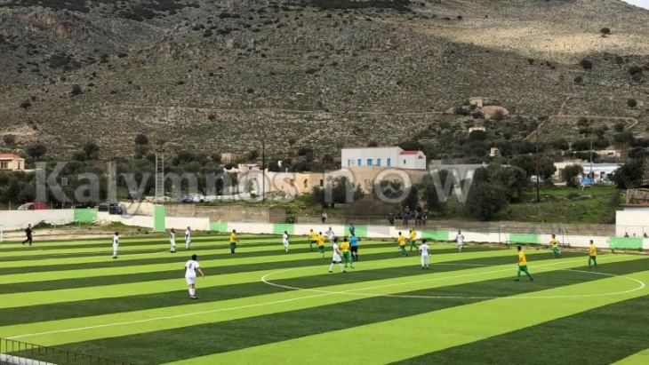 &Delta;&epsilon;ί&tau;&epsilon; &tau;&omicron; &gamma;&kappa;&omicron;&lambda;...&Nu;&iota;&kappa;&eta;&tau;ή&sigmaf; &omicron; &Kappa;&alpha;&lambda;&upsilon;&mu;&nu;&iota;&alpha;&kappa;ό&sigmaf; &sigma;&tau;&omicron; &tau;&omicron;&pi;&iota;&kappa;ό &nu;&tau;έ&rho;&mu;&pi;&iota; &mu;&epsilon; &tau;&omicron; &Beta;&alpha;&theta;ύ (&Beta;ί&nu;&tau;&epsilon;&omicron;)