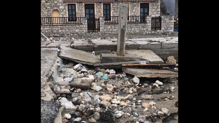 &Tau;&omicron; &Kappa;&alpha;&nu;&tau;&omicron;ύ&nu;&iota; &gamma;&iota;&alpha; ά&lambda;&lambda;&eta; &mu;&iota;&alpha; &phi;&omicron;&rho;ά &chi;&tau;&upsilon;&pi;ή&theta;&eta;&kappa;&epsilon; &alpha;&pi;ό &tau;&omicron;&nu; &kappa;&alpha;&iota;&rho;ό