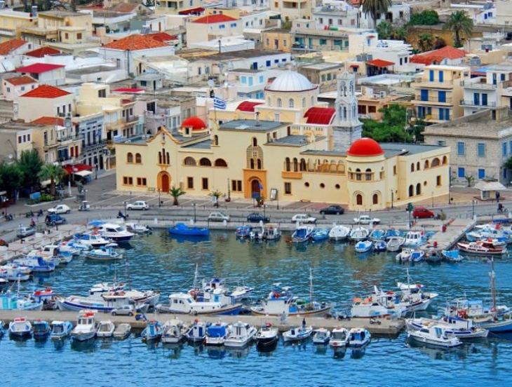 &Pi;&alpha;&rho;&alpha;&mu;έ&nu;&epsilon;&iota; &sigma;&epsilon; &laquo;&beta;&alpha;&theta;ύ &kappa;ό&kappa;&kappa;&iota;&nu;&omicron;&raquo;  &eta; &Kappa;ά&lambda;&upsilon;&mu;&nu;&omicron;&sigmaf;