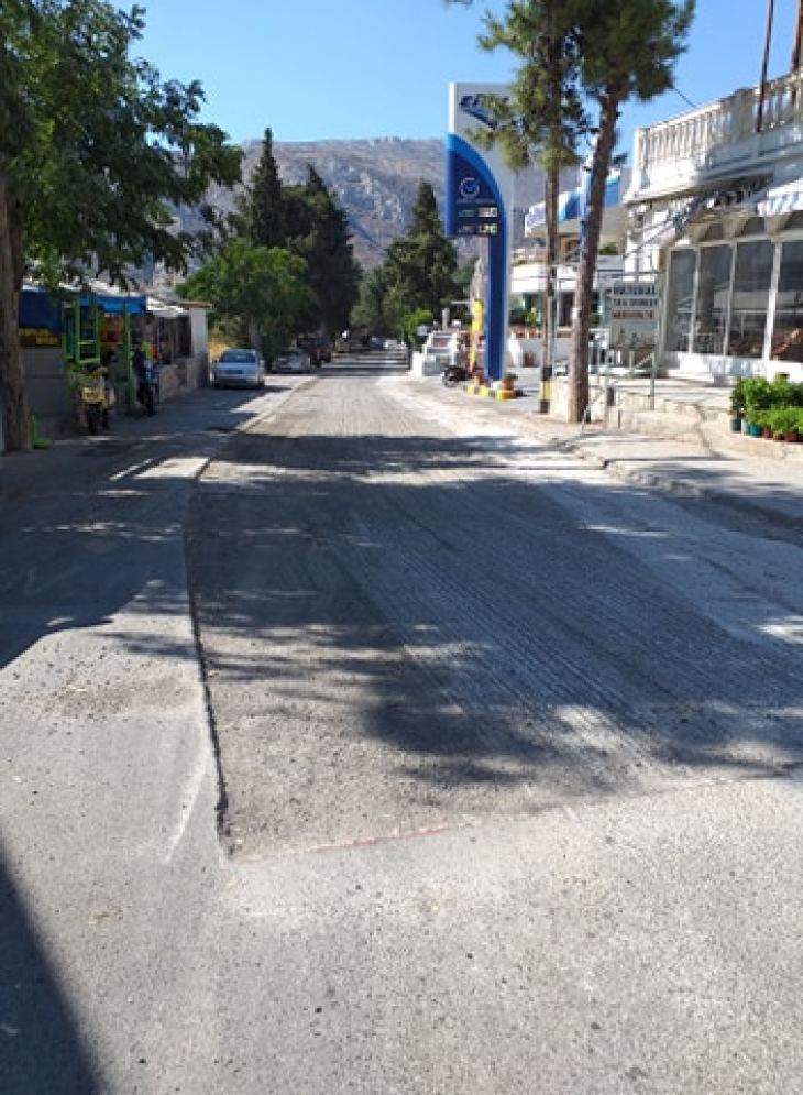 &Tau;&eta;&nu; &pi;&iota;&omicron; &alpha;&kappa;&alpha;&tau;ά&lambda;&lambda;&eta;&lambda;&eta; &pi;&epsilon;&rho;ί&omicron;&delta;&omicron; &sigma;&upsilon;&nu;&epsilon;&chi;ί&zeta;&omicron;&nu;&tau;&alpha;&iota; &kappa;&alpha;&iota; &omicron;&lambda;&omicron;&kappa;&lambda;&eta;&rho;ώ&nu;&omicron;&nu;&tau;&alpha;&iota;(;) &omicron;&iota; &alpha;&sigma;&phi;&alpha;&lambda;&tau;&omicron;&sigma;&tau;&rho;ώ&sigma;&epsilon;&iota;&sigmaf; &sigma;&tau;&iota;&sigmaf; &Epsilon;&lambda;&iota;έ&sigmaf;