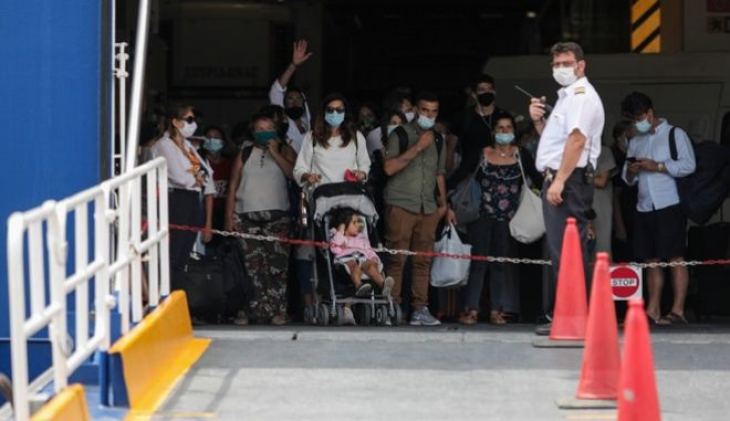 &Kappa;&omicron;&rho;&omicron;&nu;&omicron;ϊό&sigmaf;: 264 &nu;έ&alpha; &kappa;&rho;&omicron;ύ&sigma;&mu;&alpha;&tau;&alpha; &sigma;&tau;&eta;&nu; &Epsilon;&lambda;&lambda;ά&delta;&alpha; &kappa;&alpha;&iota; &delta;ύ&omicron; &theta;ά&nu;&alpha;&tau;&omicron;&iota;