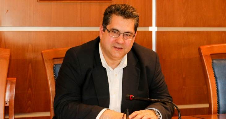 &Tau;&alpha;  &pi;&rho;&omicron;&beta;&lambda;ή&mu;&alpha;&tau;&alpha; &tau;&eta;&sigmaf; &delta;&eta;&mu;ό&sigma;&iota;&alpha;&sigmaf; &upsilon;&gamma;&epsilon;ί&alpha;&sigmaf; &alpha;&pi;&alpha;&iota;&tau;&omicron;ύ&nu;  &lambda;ύ&sigma;&epsilon;&iota;&sigmaf; &kappa;&alpha;&iota; ό&chi;&iota;..." &mu;&omicron;&iota;&rho;&omicron;&lambda;ό&gamma;&iota;&alpha;" &kappa;&alpha;&iota; &lambda;&alpha;ϊ&kappa;&iota;&sigma;&mu;ό