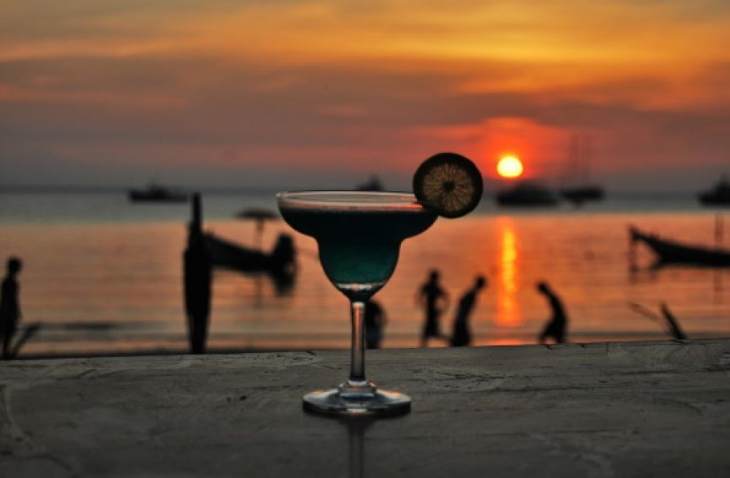 TUI: &Sigma;&tau;&omicron; 80% &tau;&omicron;&upsilon; 2019, &pi;&rho;&omicron;&sigmaf; &tau;&omicron; &pi;&alpha;&rho;ό&nu;, &eta; &zeta;ή&tau;&eta;&sigma;&eta; &delta;&iota;&alpha;&kappa;&omicron;&pi;ώ&nu; &gamma;&iota;&alpha; &tau;&omicron; &kappa;&alpha;&lambda;&omicron;&kappa;&alpha;ί&rho;&iota; &tau;&omicron;&upsilon; 2022