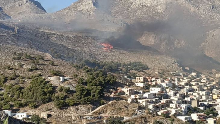 &Phi;&omega;&tau;&iota;ά &sigma;&tau;&eta;&nu; &pi;&epsilon;&rho;&iota;&omicron;&chi;ή &tau;&omicron;&upsilon; &Alpha;&gamma;ί&omicron;&upsilon; &Chi;&alpha;&rho;&alpha;&lambda;ά&mu;&pi;&omicron;&upsilon; (&Sigma;&upsilon;&nu;&epsilon;&chi;ή&sigmaf; &epsilon;&nu;&eta;&mu;έ&rho;&omega;&sigma;&eta;)