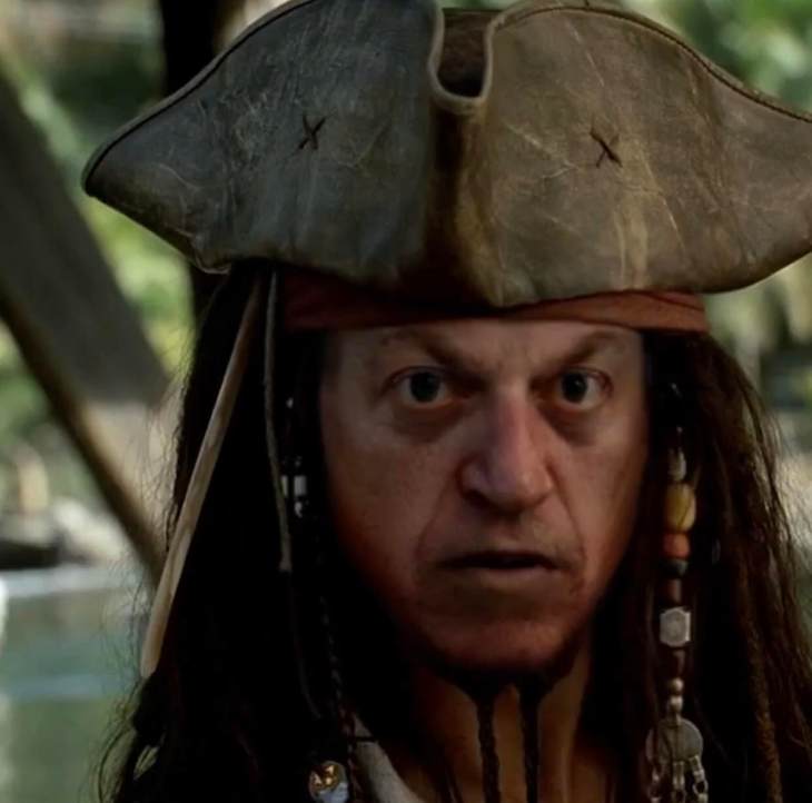 &Sigma;&tau;&omicron;&upsilon;&sigmaf; "&Pi;&epsilon;&iota;&rho;&alpha;&tau;έ&sigmaf; &tau;&eta;&sigmaf; &Kappa;&alpha;&rho;&alpha;ϊ&beta;&iota;&kappa;ή&sigmaf;" &omicron; &delta;ή&mu;&alpha;&rho;&chi;&omicron;&sigmaf; &Delta;&eta;&mu;ή&tau;&rho;&eta;&sigmaf; &Delta;&iota;&alpha;&kappa;&omicron;&mu;&iota;&chi;ά&lambda;&eta;&sigmaf; (&beta;ί&nu;&tau;&epsilon;&omicron;)