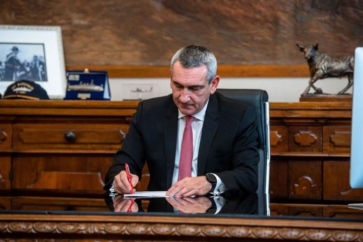 7,34 &epsilon;&kappa;. &euro; &alpha;&pi;ό &epsilon;&upsilon;&rho;&omega;&pi;&alpha;ϊ&kappa;&omicron;ύ&sigmaf; &tau;&eta;&sigmaf; &Pi;&epsilon;&rho;&iota;&phi;έ&rho;&epsilon;&iota;&alpha;&sigmaf; &gamma;&iota;&alpha; &tau;&eta;&nu; &pi;&rho;ό&sigma;&lambda;&eta;&psi;&eta; &pi;&rho;&omicron;&sigma;&omega;&pi;&iota;&kappa;&omicron;ύ &sigma;&tau;&iota;&sigmaf; &Tau;&omicron;&pi;&iota;&kappa;έ&sigmaf; &Omicron;&mu;ά&delta;&epsilon;&sigmaf; &Upsilon;&gamma;&epsilon;ί&alpha;&sigmaf; (&Tau;&Omicron;&Mu;&Upsilon;) &tau;&omicron;&upsilon; &Nu;&omicron;&tau;ί&omicron;&upsilon; &Alpha;&iota;&gamma;&alpha;ί&omicron;&upsilon;