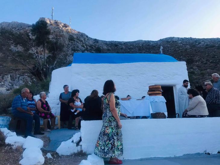 &Phi;&omega;&tau;&omicron;&gamma;&rho;&alpha;&phi;ί&epsilon;&sigmaf; &kappa;&alpha;&iota; &beta;ί&nu;&tau;&epsilon;&omicron; &alpha;&pi;ό &tau;&omicron;&nu; &pi;&alpha;&nu;&eta;&gamma;&upsilon;&rho;&iota;&kappa;ό &epsilon;&sigma;&pi;&epsilon;&rho;&iota;&nu;ό &tau;&omicron;&upsilon; &Alpha;&gamma;ί&omicron;&upsilon; - &Iota;&omega;ά&nu;&nu;&omicron;&upsilon; &tau;&omicron;&upsilon; &Theta;&epsilon;&omicron;&lambda;ό&gamma;&omicron;&upsilon; &sigma;&tau;&omicron;&nu; &Beta;&alpha;&theta;ύ.