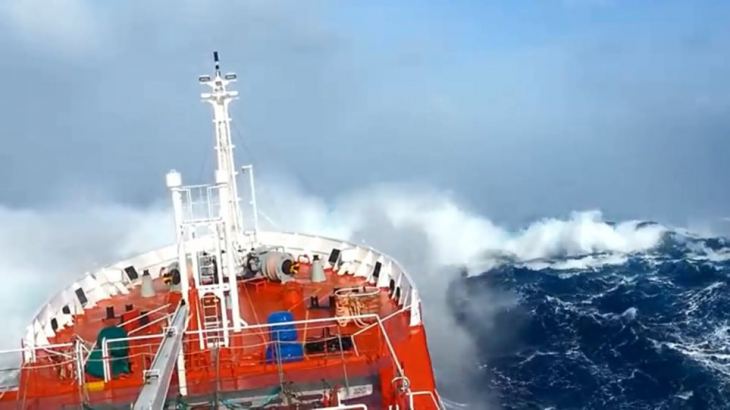 &Alpha;&kappa;&upsilon;&beta;έ&rho;&nu;&eta;&tau;&omicron; &pi;&lambda;&omicron;ί&omicron; &mu;&epsilon;&tau;&alpha;&xi;ύ &Kappa;&alpha;&lambda;ύ&mu;&nu;&omicron;&upsilon; - &Alpha;&sigma;&tau;&upsilon;&pi;ά&lambda;&alpha;&iota;&alpha;&sigmaf;