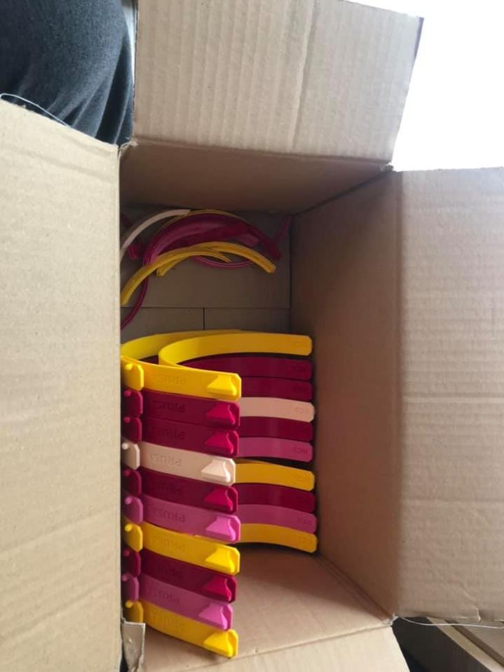 &Omicron; &Sigma;&upsilon;&mu;&pi;&alpha;&tau;&rho;&iota;ώ&tau;&eta;&sigmaf; &mu;&alpha;&sigmaf; &Nu;&iota;&kappa;ό&lambda;&alpha;&sigmaf; &Pi;&alpha;&pi;&alpha;&nu;&iota;&kappa;ό&lambda;&alpha;&sigmaf; &pi;&rho;&omicron;&chi;&omega;&rho;ά&epsilon;&iota; &sigma;&epsilon; &tau;&rho;&iota;&alpha;&sigma;&delta;&iota;ά&sigma;&tau;&alpha;&tau;&eta; &epsilon;&kappa;&tau;ύ&pi;&omega;&sigma;&eta; &mu;&alpha;&sigma;&kappa;ώ&nu; &gamma;&iota;&alpha; &tau;&omicron; &nu;&eta;&sigma;ί &mu;&alpha;&sigmaf; &kappa;&alpha;&iota; ό&chi;&iota; &mu;ό&nu;&omicron;