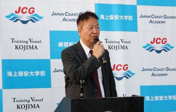 &Tau;&eta;&nu; &Kappa;&upsilon;&rho;&iota;&alpha;&kappa;ή 27 &Omicron;&kappa;&tau;&omega;&beta;&rho;ί&omicron;&upsilon; 2019 &eta; &tau;&epsilon;&lambda;&epsilon;&tau;ή &upsilon;&pi;&omicron;&delta;&omicron;&chi;ή&sigmaf; &sigma;&tau;&eta;&nu; &Kappa;ά&lambda;&upsilon;&mu;&nu;&omicron; &tau;&omicron;&upsilon; &Pi;&rho;έ&sigma;&beta;&eta; &tau;&eta;&sigmaf; &Iota;&alpha;&pi;&omega;&nu;ί&alpha;&sigmaf; &sigma;&tau;&eta;&nu; &Epsilon;&lambda;&lambda;ά&delta;&alpha; Yasuhiro Shimizu