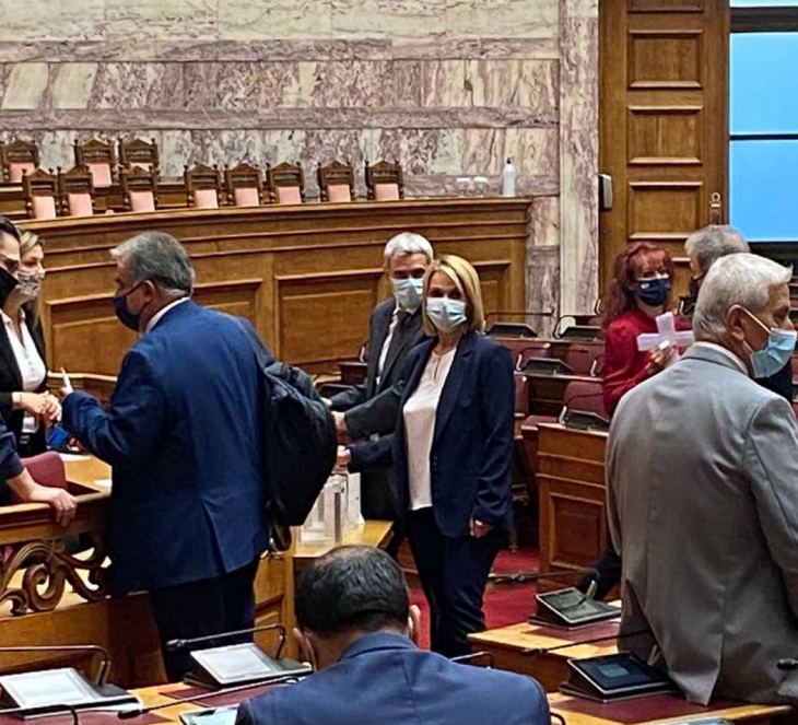 &Eta; &Mu;ί&kappa;&alpha; &Iota;&alpha;&tau;&rho;ί&delta;&eta; &epsilon;&pi;&alpha;&nu;&epsilon;&kappa;&lambda;έ&chi;&theta;&eta;&kappa;&epsilon; &Gamma;&rho;&alpha;&mu;&mu;&alpha;&tau;έ&alpha;&sigmaf; &tau;&eta;&sigmaf; &Delta;&iota;&alpha;&rho;&kappa;&omicron;ύ&sigmaf; &Epsilon;&pi;&iota;&tau;&rho;&omicron;&pi;ή&sigmaf; &Omicron;&iota;&kappa;&omicron;&nu;&omicron;&mu;&iota;&kappa;ώ&nu; &tau;&eta;&sigmaf; &Beta;&omicron;&upsilon;&lambda;ή&sigmaf;. &Sigma;&epsilon; έ&nu;&alpha; &chi;&rho;ό&nu;&omicron; &kappa;&alpha;&tau;&alpha;&tau;έ&theta;&eta;&kappa;&alpha;&nu; 13 &nu;&omicron;&mu;&omicron;&sigma;&chi;έ&delta;&iota;&alpha; &tau;&omicron;&upsilon; &Upsilon;&pi;&omicron;&upsilon;&rho;&gamma;&epsilon;ί&omicron;&upsilon; &Omicron;&iota;&kappa;&omicron;&nu;&omicron;&mu;&iota;&kappa;ώ&nu; &kappa;&alpha;&iota; έ&gamma;&iota;&nu;&alpha;&nu; &pi;ά&nu;&omega; &alpha;&pi;ό 50 &sigma;&upsilon;&nu;&epsilon;&delta;&rho;&iota;ά&sigma;&epsilon;&iota;&sigmaf; &tau;&eta;&sigmaf; &Epsilon;&pi;&iota;&tau;&rho;&omicron;&pi;ή&sigmaf;.