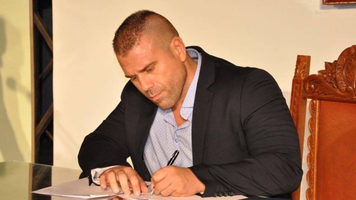 &Omicron; &delta;&eta;&mu;&omicron;&tau;&iota;&kappa;ό&sigmaf; &sigma;ύ&mu;&beta;&omicron;&upsilon;&lambda;&omicron;&sigmaf; &Gamma;&iota;ά&nu;&nu;&eta;&sigmaf; &Mu;&alpha;&gamma;&kappa;ά&kappa;&eta;&sigmaf; έ&kappa;&alpha;&nu;&epsilon; &delta;&omega;&rho;&epsilon;ά &tau;&omicron;&upsilon; &pi;&omicron;&sigma;&omicron;ύ &pi;&omicron;&upsilon; &lambda;&alpha;&mu;&beta;ά&nu;&epsilon;&iota; &alpha;&pi;ό &tau;&eta;&nu; &Delta;&Epsilon;&Upsilon;&Alpha;&Kappa; &sigma;&tau;&omicron; &phi;&iota;&lambda;&alpha;&nu;&theta;&rho;&omega;&pi;&iota;&kappa;ό  &sigma;&omega;&mu;&alpha;&tau;&epsilon;ί&omicron; "&Tau;&rho;&epsilon;&iota;&sigmaf; &Iota;&epsilon;&rho;ά&rho;&chi;&epsilon;&sigmaf;"