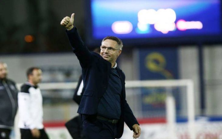 &Alpha;&tau;&rho;ό&mu;&eta;&tau;&omicron;&sigmaf;: &Sigma;&tau;&eta;&nu; &tau;&epsilon;&lambda;&iota;&kappa;ή &epsilon;&upsilon;&theta;&epsilon;ί&alpha; &eta; &epsilon;&pi;&iota;&sigma;&tau;&rho;&omicron;&phi;ή &Kappa;ά&nu;&alpha;&nu;&tau;&iota; &sigma;&tau;&omicron; &Pi;&epsilon;&rho;&iota;&sigma;&tau;έ&rho;&iota;