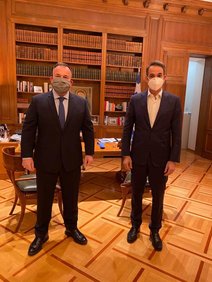 &Iota;&omega;ά&nu;&nu;&eta;&sigmaf; &Pi;&alpha;&pi;&pi;ά&sigmaf;: &Upsilon;&lambda;&omicron;&pi;&omicron;&iota;&epsilon;ί&tau;&alpha;&iota; &eta; &pi;&rho;ό&tau;&alpha;&sigma;&eta; &gamma;&iota;&alpha; Covid Free &nu;&eta;&sigma;&iota;ά  &ndash; &Epsilon;&pi;&iota;&chi;&epsilon;ί&rho;&eta;&sigma;&eta; &laquo;&Gamma;&alpha;&lambda;ά&zeta;&iota;&alpha; &Epsilon;&lambda;&epsilon;&upsilon;&theta;&epsilon;&rho;ί&alpha;&raquo;