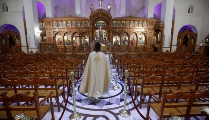 Άρση περιοριστικών μέτρων: Τι θα γίνει με άνοιγμα εκκλησιών και γάμους - Πιέζουν οι ιεράρχες