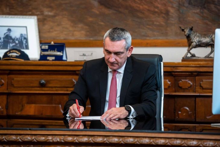 &Delta;&eta;&mu;&omicron;&pi;&rho;&alpha;&tau;&omicron;ύ&nu;&tau;&alpha;&iota; &alpha;&pi;ό &tau;&eta;&nu; &Pi;&epsilon;&rho;&iota;&phi;έ&rho;&epsilon;&iota;&alpha; &tau;&rho;ί&alpha; έ&rho;&gamma;&alpha; &epsilon;&nu;ί&sigma;&chi;&upsilon;&sigma;&eta;&sigmaf; &tau;&eta;&sigmaf; &alpha;&sigma;&phi;ά&lambda;&epsilon;&iota;&alpha;&sigmaf; &sigma;&tau;&omicron; &omicron;&delta;&iota;&kappa;ό &delta;ί&kappa;&tau;&upsilon;&omicron; &tau;&eta;&sigmaf; &Kappa;&alpha;&lambda;ύ&mu;&nu;&omicron;&upsilon;