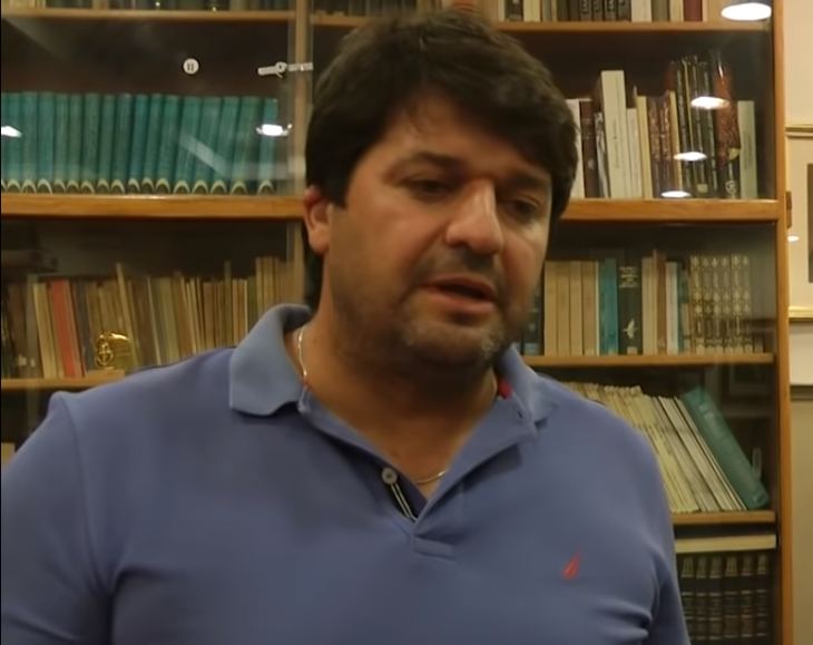 &Pi;&alpha;&rho;&alpha;&iota;&tau;ή&theta;&eta;&kappa;&epsilon; &alpha;&pi;ό &tau;&omicron; &Delta;.&Sigma;. &tau;&eta;&sigmaf; &Alpha;&Nu;&Epsilon;&Kappa; &omicron; &Gamma;&iota;ώ&rho;&gamma;&omicron;&sigmaf; &Tau;&rho;&iota;&kappa;&omicron;ί&lambda;&eta;&sigmaf;