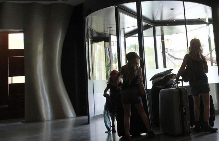 &Upsilon;&pi;&omicron;&chi;&rho;&epsilon;&omega;&tau;&iota;&kappa;ό &tau;&epsilon;&sigma;&tau; &kappa;&alpha;&iota; &kappa;&alpha;&rho;&alpha;&nu;&tau;ί&nu;&alpha; 7 &eta;&mu;&epsilon;&rho;ώ&nu; &gamma;&iota;&alpha; &tau;&omicron;&upsilon;&rho;ί&sigma;&tau;&epsilon;&sigmaf; &alpha;&pi;ό &mu;&eta; &laquo;&alpha;&sigma;&phi;&alpha;&lambda;&epsilon;ί&sigmaf;&raquo; &epsilon;&pi;&iota;&delta;&eta;&mu;&iota;&omicron;&lambda;&omicron;&gamma;&iota;&kappa;ά &chi;ώ&rho;&epsilon;&sigmaf;