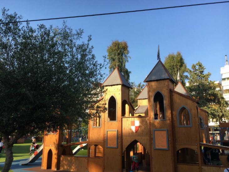 &Omicron;&iota; 17 &pi;&alpha;&iota;&delta;&iota;&kappa;έ&sigmaf; &chi;&alpha;&rho;έ&sigmaf; &tau;&omega;&nu; &nu;&omicron;&tau;ί&omega;&nu; &pi;&omicron;&upsilon; &pi;&rho;έ&pi;&epsilon;&iota; &nu;&alpha; &pi;&alpha;&sigmaf; &mu;&epsilon; &tau;&omicron; &pi;&alpha;&iota;&delta;ί &sigma;&omicron;&upsilon;