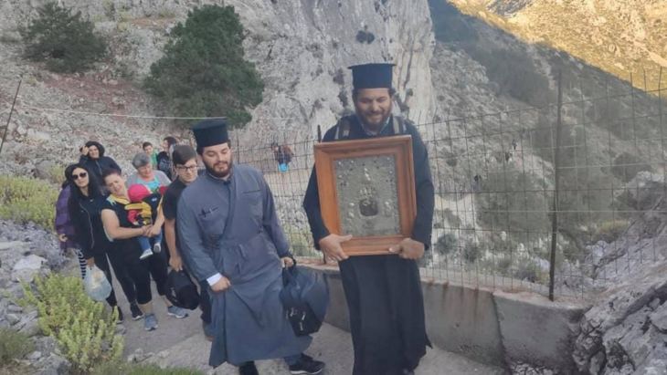 &Epsilon;&kappa;&delta;&rho;&omicron;&mu;ή &sigma;&tau;&eta;&nu; &Kappa;&upsilon;&rho;ά- &Psi;&eta;&lambda;ή &sigma;&tau;&omicron; &Beta;&alpha;&theta;ύ